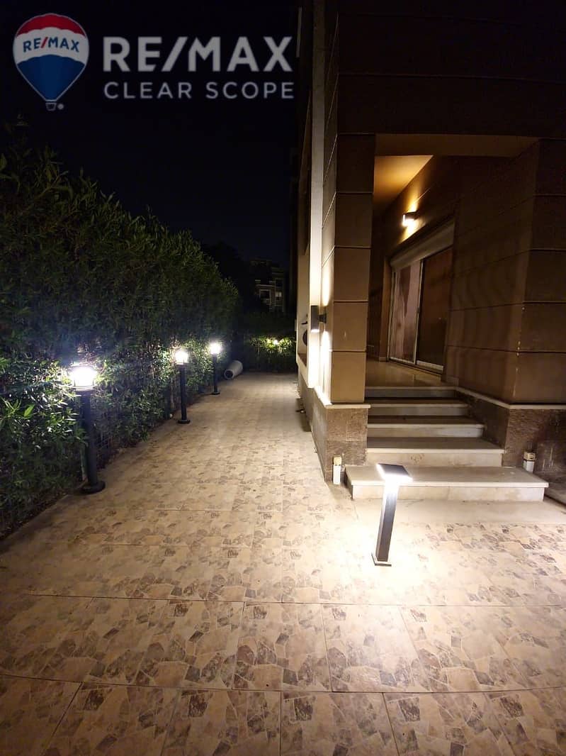 6 587612ab-dfe7-4ff7-aca3-4262d828f2ba. jpg