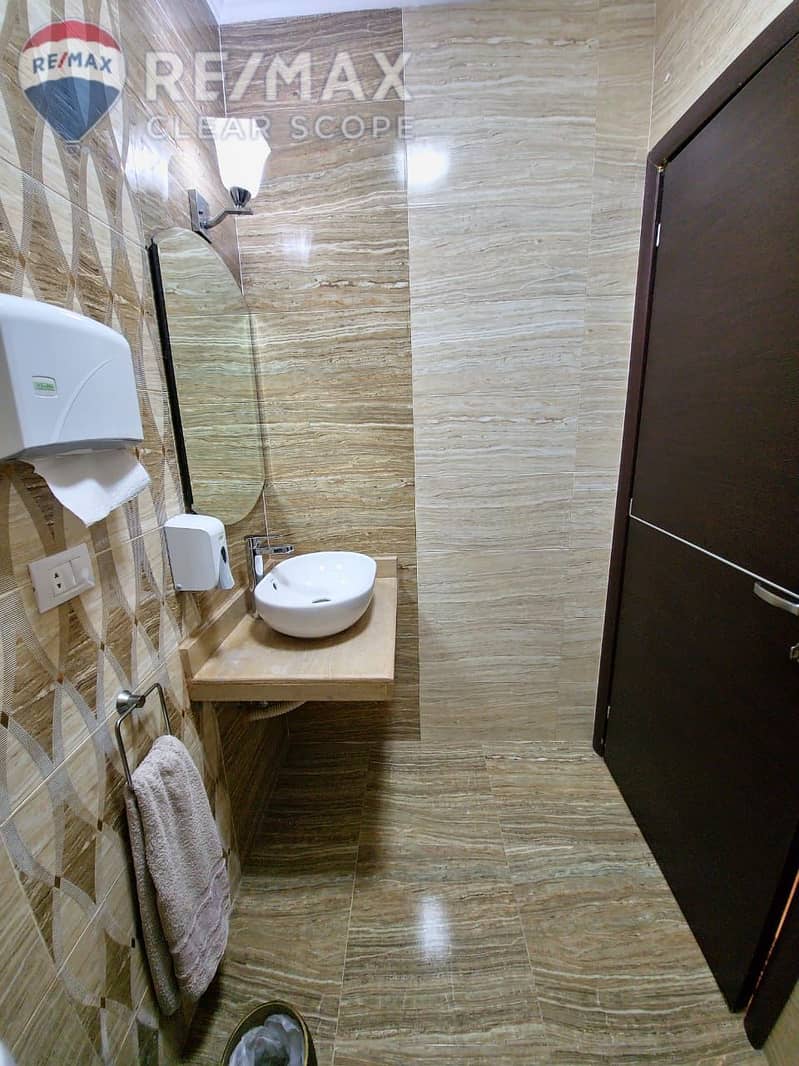 10 b1bd963c-da4b-4b09-9e9c-187a0df8a1ee. jpg