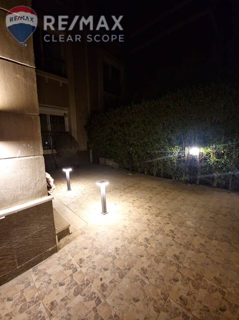 14 d7caa2c0-0c65-4313-b157-fa725877e044. jpg