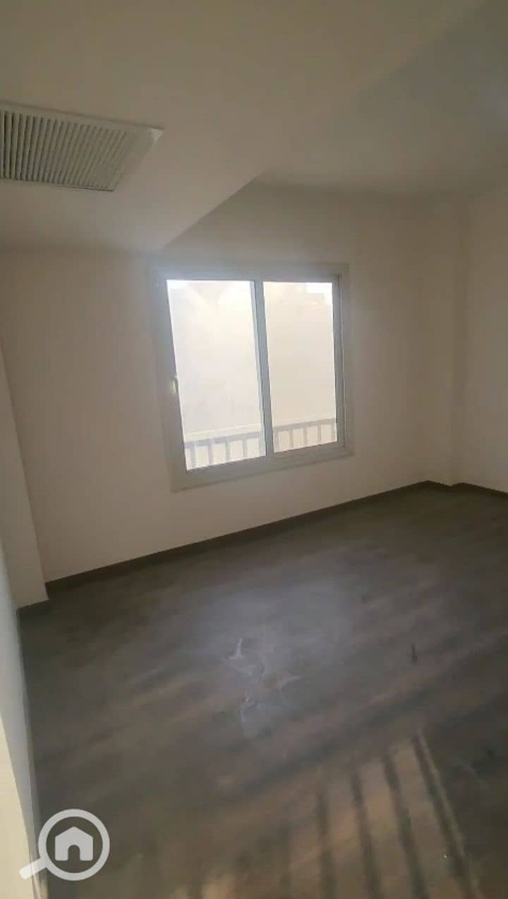 10 WhatsApp Image 2026-01-14 at 13.27. 09. jpeg