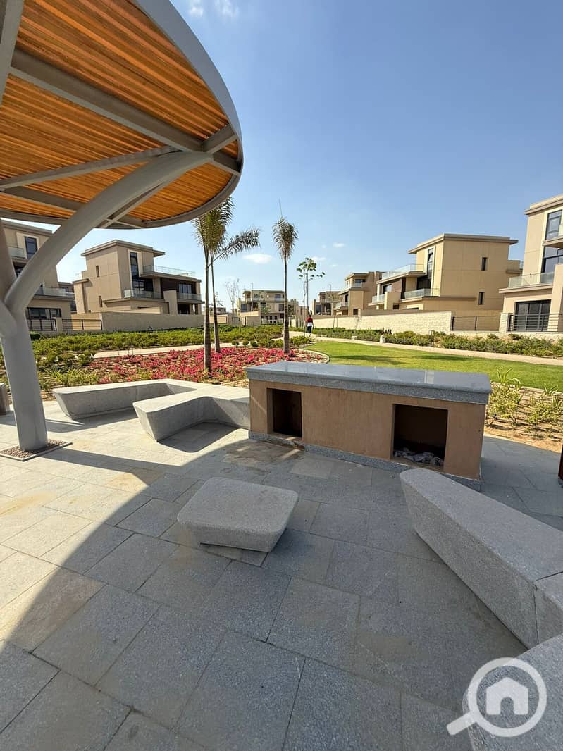 6 21db270c-2bb5-4066-bdb0-d10352bf72d2. jpeg