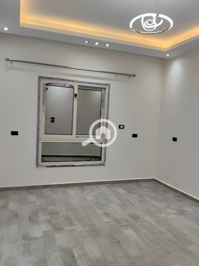 6 08f341f6-ad10-4a51-bbfc-f7cc55a5af28. jpg