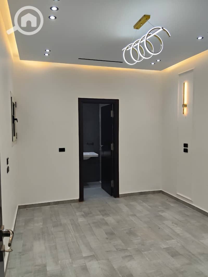 8 18ba1496-2592-40ab-911a-097c6875912b. jpg