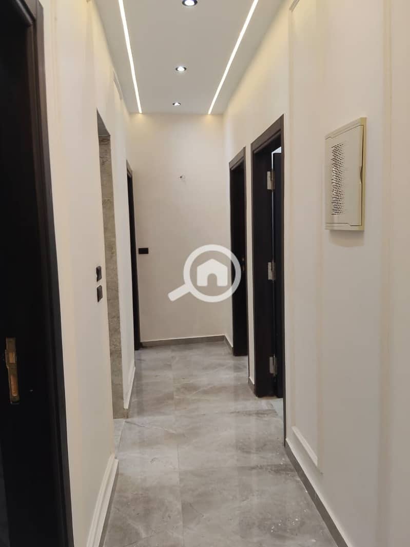 12 f2ee8069-33b2-41ab-8cf1-d1932010e935. jpg