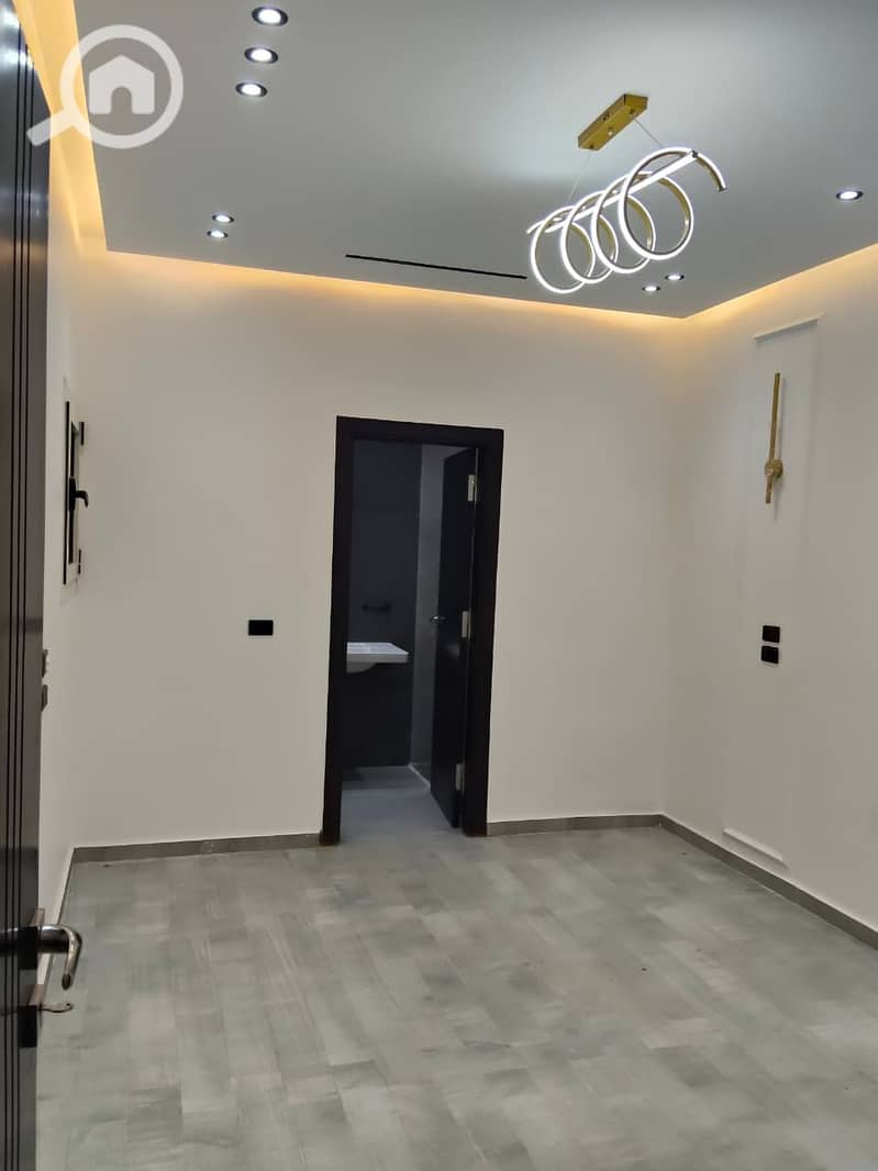 13 f657ee17-f979-4a47-8bee-f01ec26db2cc. jpg