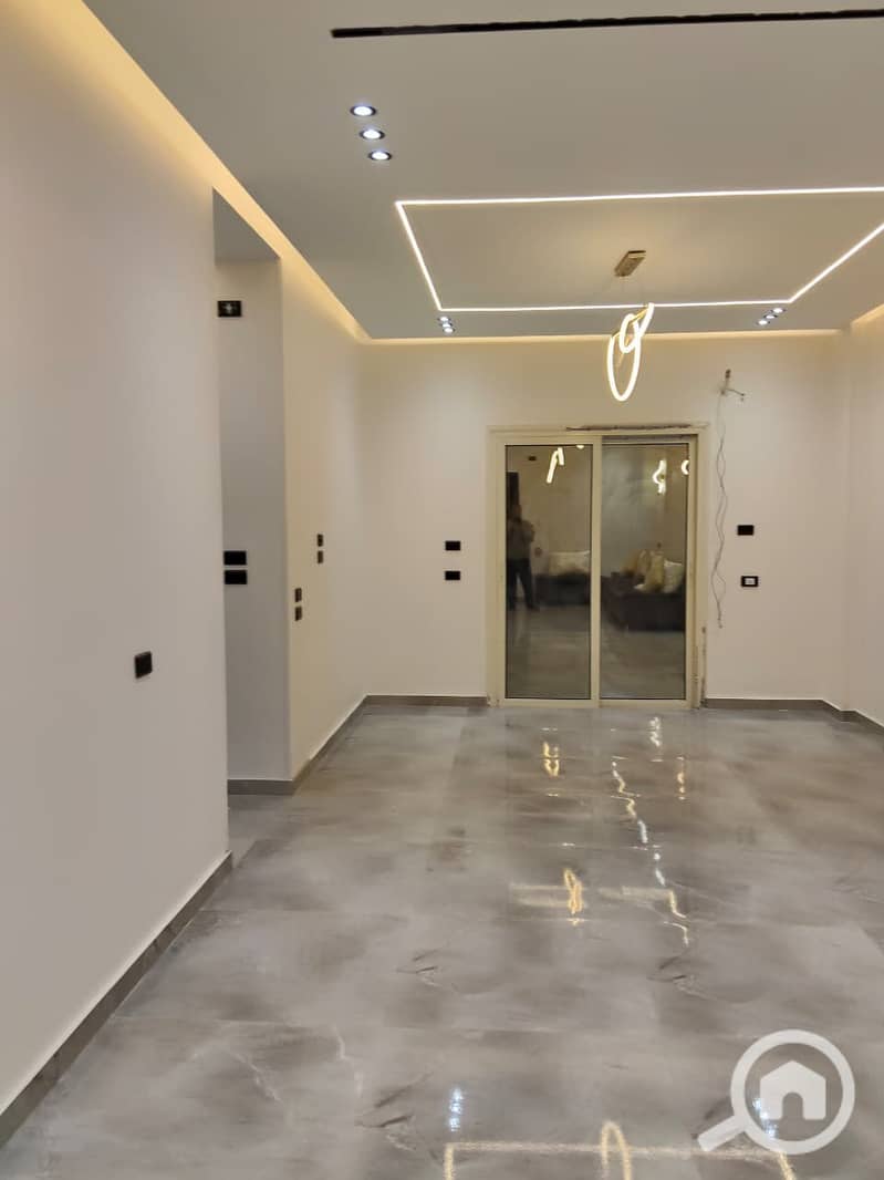 14 fc472bf4-6a51-4728-8bb5-c5475444c26f. jpg