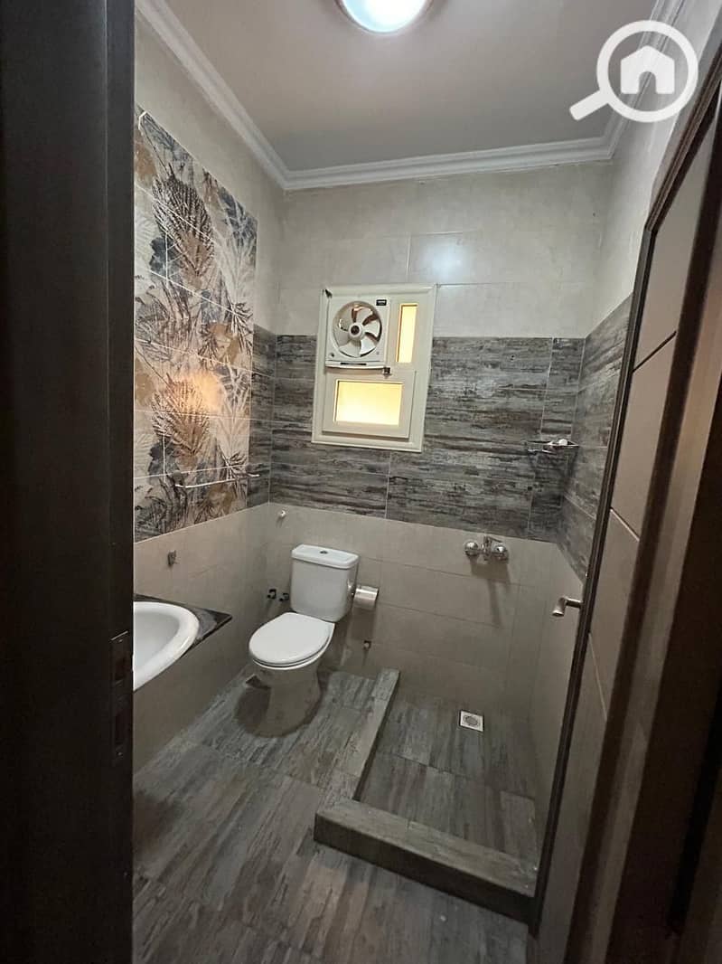 4 12a39bd6-e40d-43cc-8925-8f69005198e9. jpg