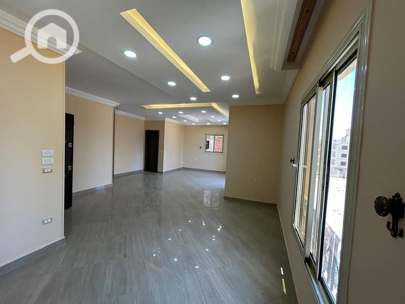 9 649da73e-1a92-4669-96cf-0519f3c87596. jpg