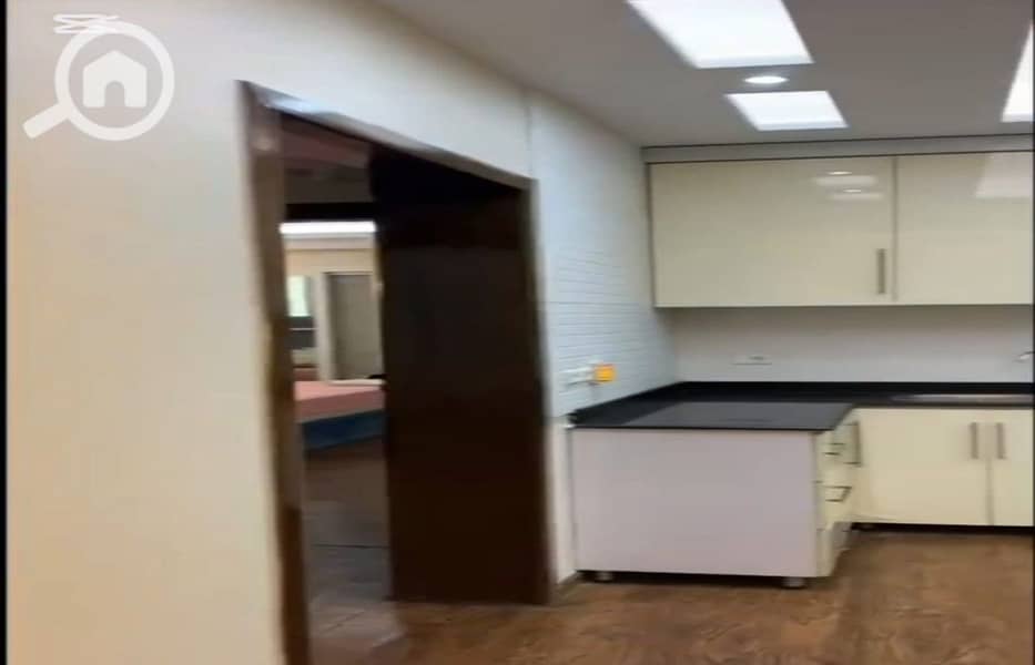 4 0c1d641a-09bb-43c2-95e3-1da9a97c56a7. jpg