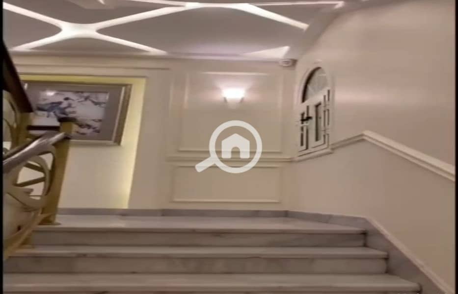 30 84accf81-6bb7-4d2e-9854-6fd5cb57a7de. jpg