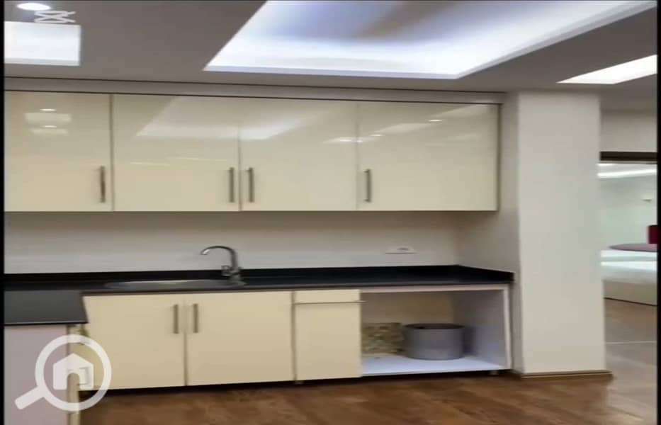 33 648c4537-c1a4-4904-9c52-171f17657064. jpg