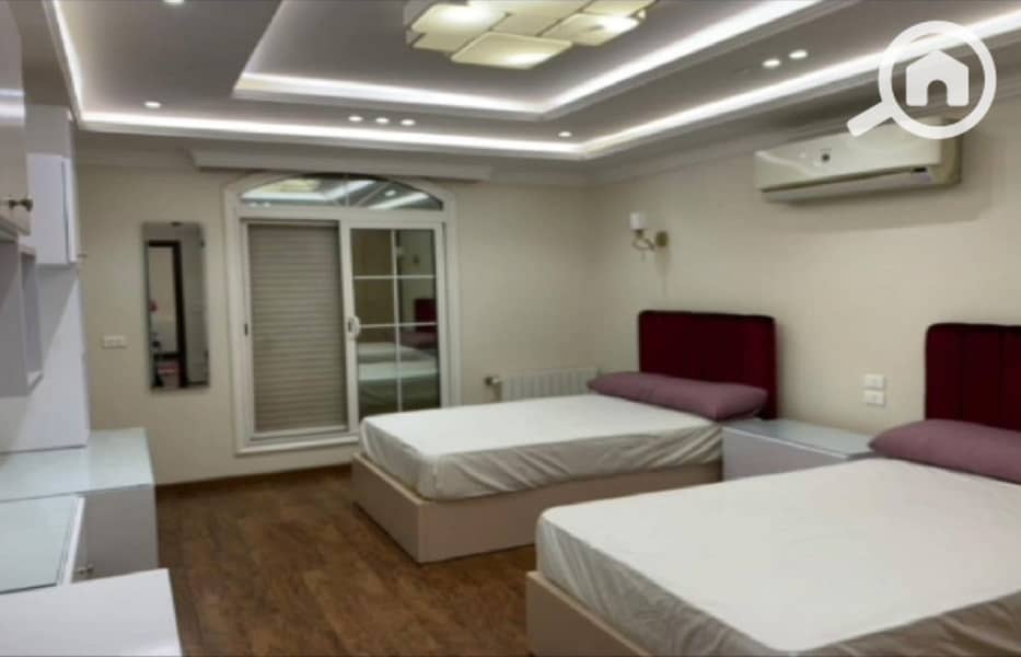 36 3294e808-09eb-4ab5-b351-74e4a58e2a8b. jpg