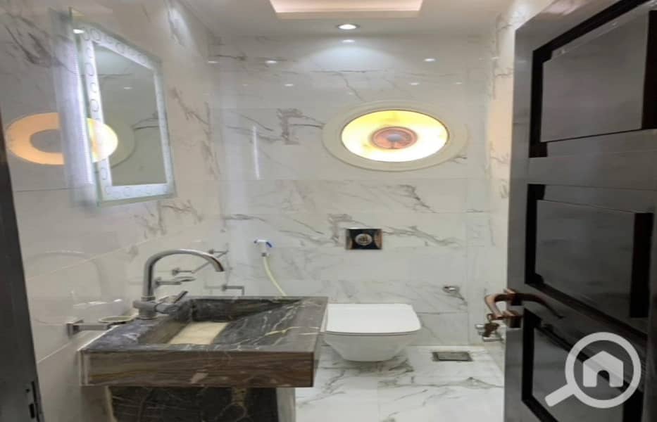 44 a7ee42be-3143-4d8e-be7a-243a234d57d7. jpg