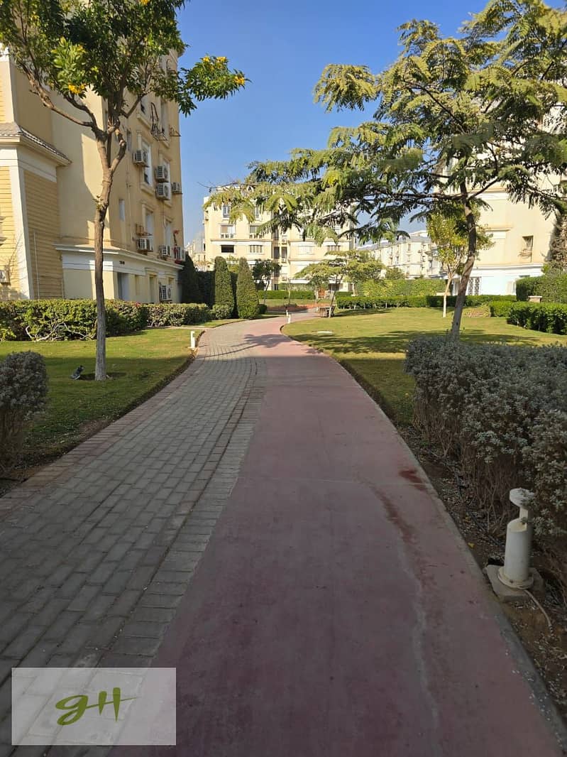 2 079cde5e-bc0b-472c-b463-dd0a536777d1. jpg