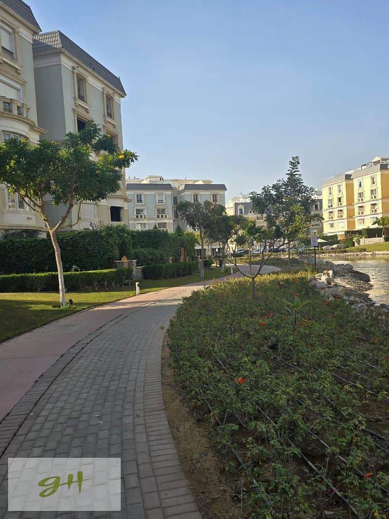 7 95ba3f20-eaf4-403a-af4f-c979bd6b04b6. jpg