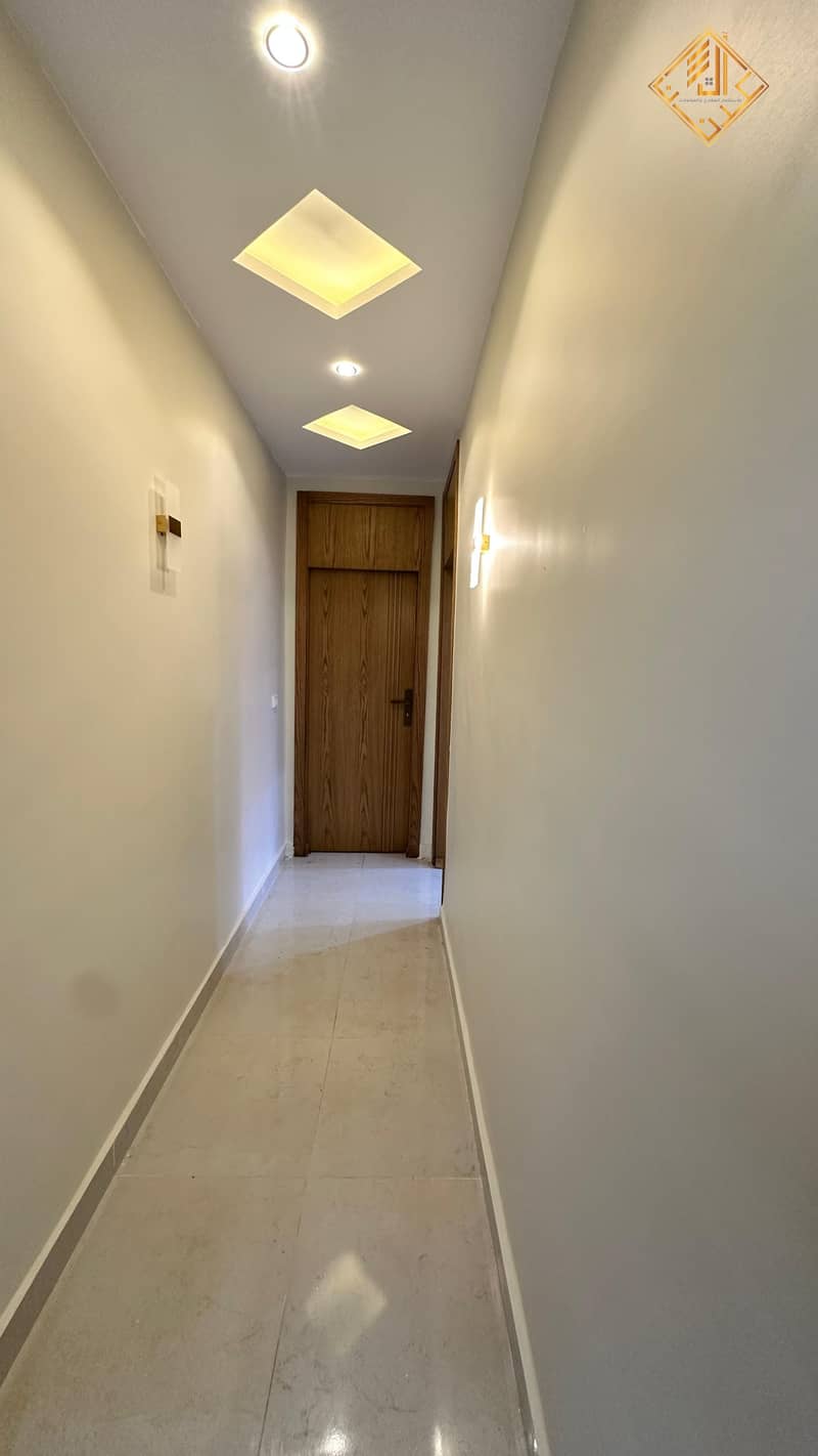 10 WhatsApp Image 2025-12-07 at 16.57. 53. jpeg