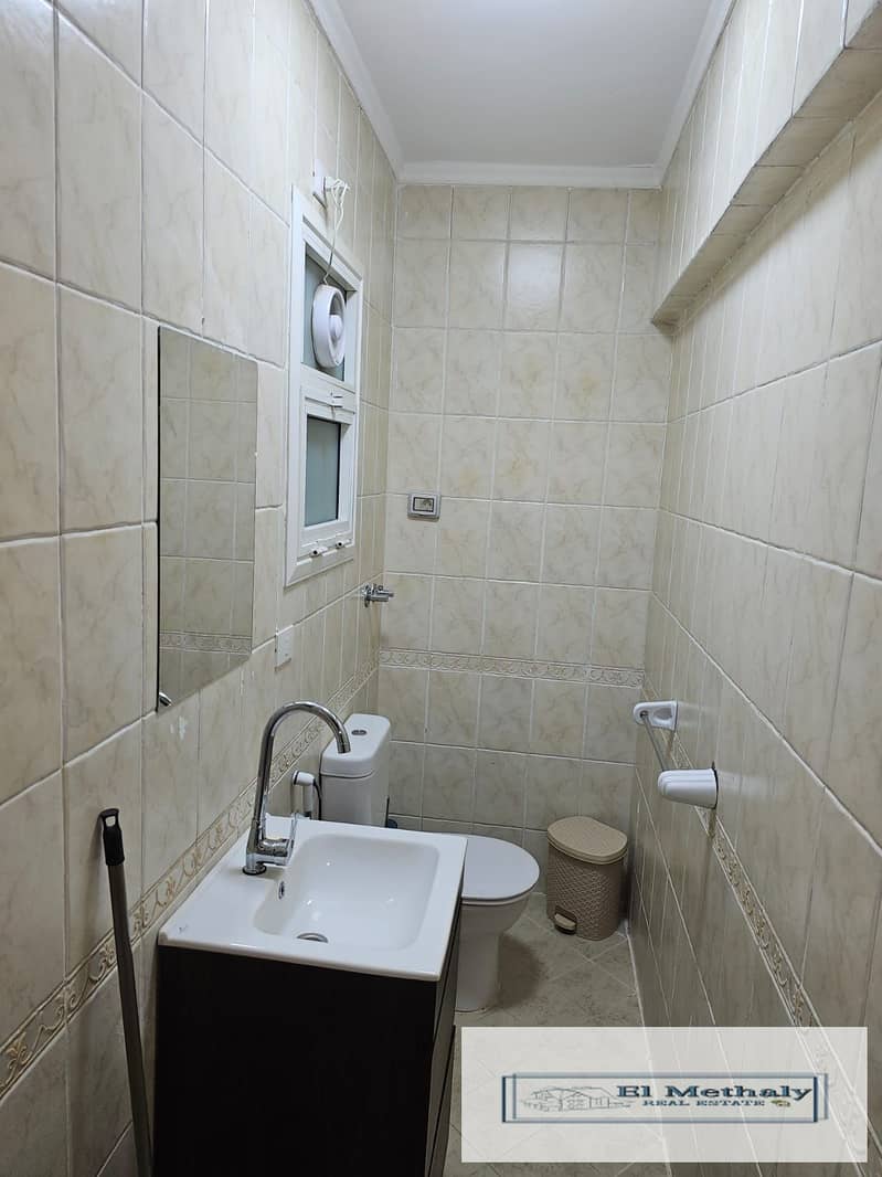 6 68ffbe53-252f-4f61-b3b2-e6948f7afa4c. jpg