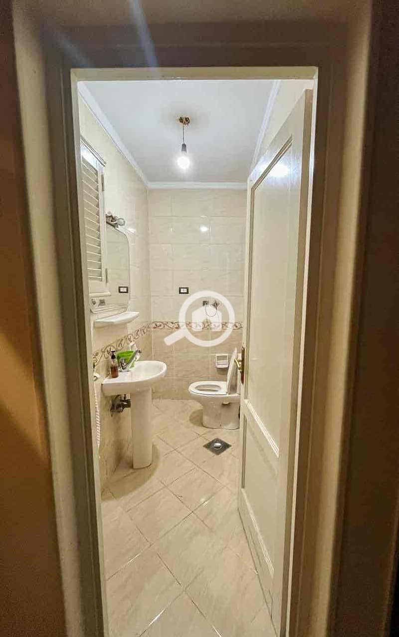 2 7856be71-3dac-4c80-b3b3-7ecce1518c5a. jpg