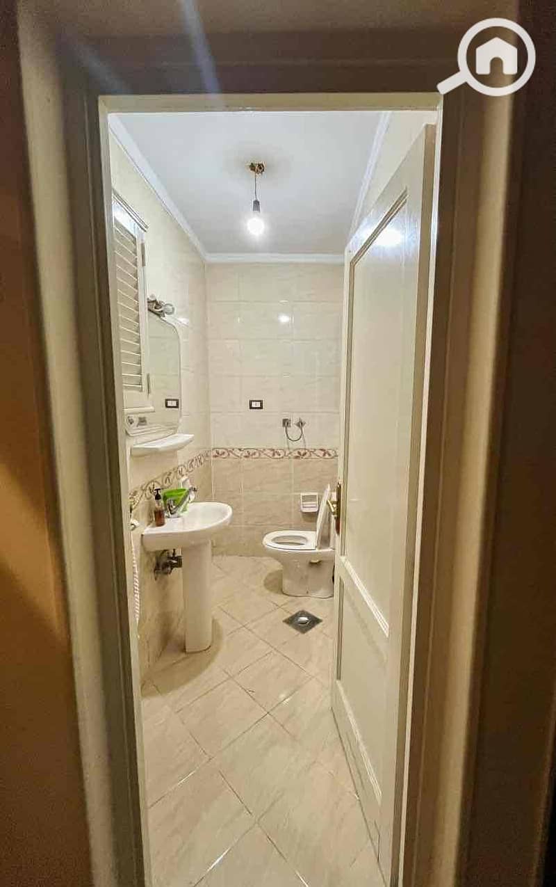 8 7856be71-3dac-4c80-b3b3-7ecce1518c5a. jpg