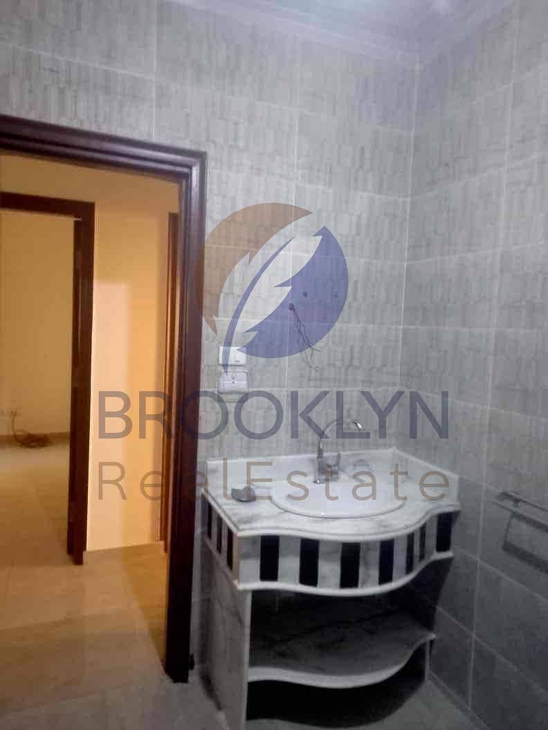 2 e7307aca-b800-45b9-b079-1b3a1d9e41e7. jpg