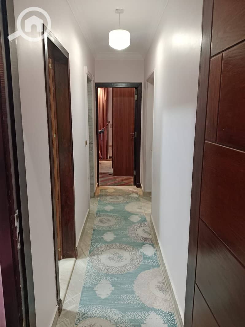 28 cd3a205f-d858-49c4-a3e8-a88c5e2a5662. jpg