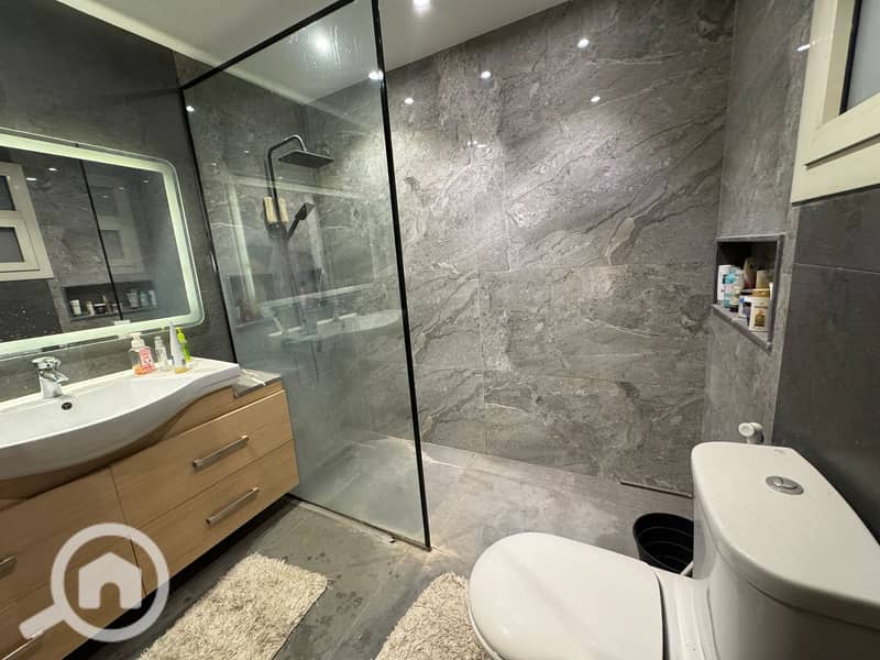 9 2becf10c-5ed3-45b8-af90-3f3e2c591da4. jpg