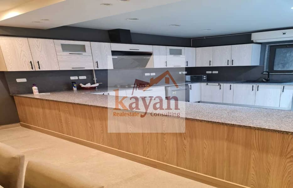 5 7c7bd23d-c209-4df0-9753-59696813f87d. jpg