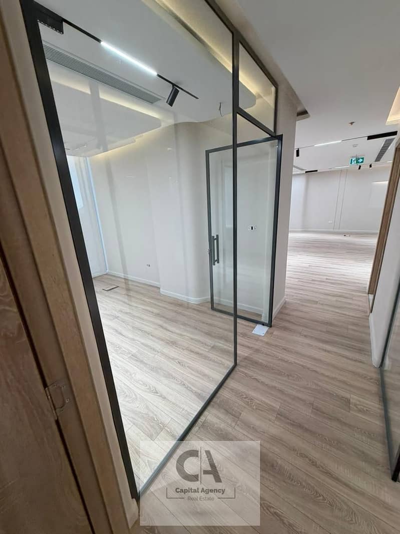 7 b8adeff4-a881-4fe7-8b22-3866ec45b3f5. jpg