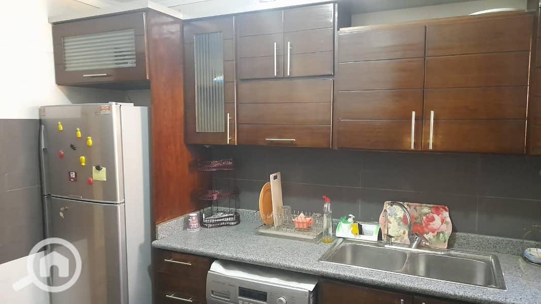 2 9f70b831-8e75-42ef-b908-16be2ad4eef5. jpg