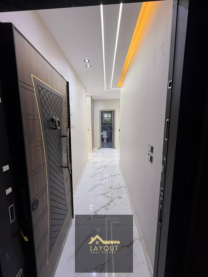 12 5bb6d5c3-fb75-45d4-b088-29f434ee6528. jpg