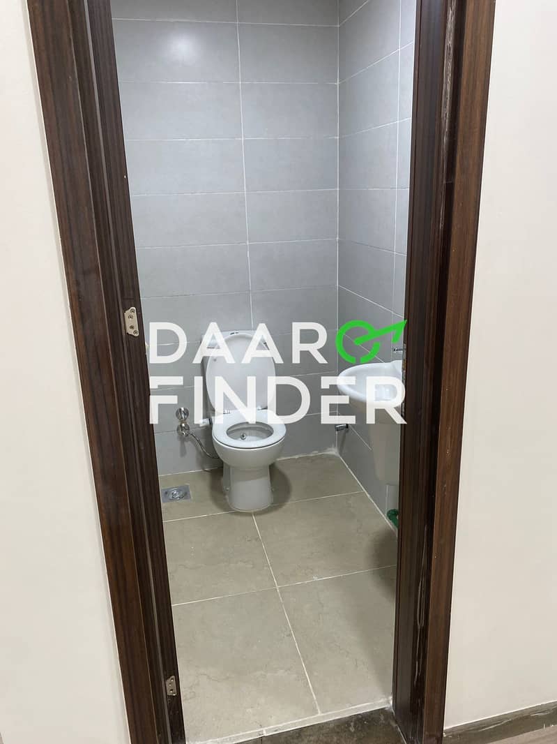 8 3573746b-f795-41e0-b3c8-fd3e3632b6b7. jpg