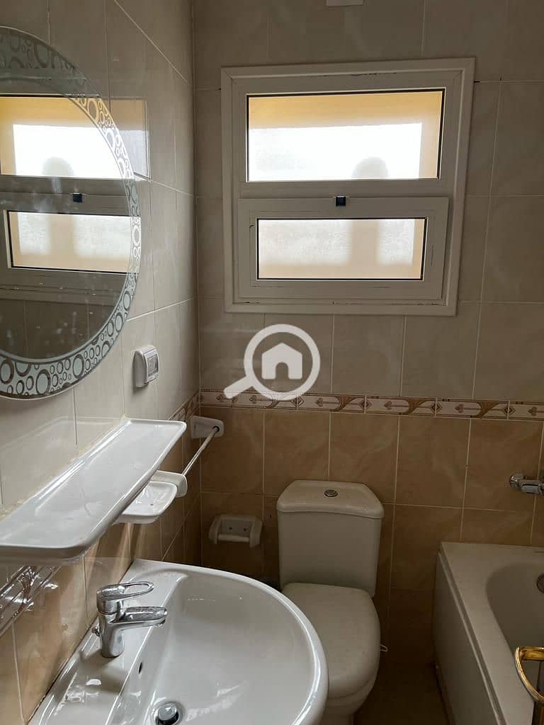 4 6705514903090_17024063446578a8c84ca28. jpg