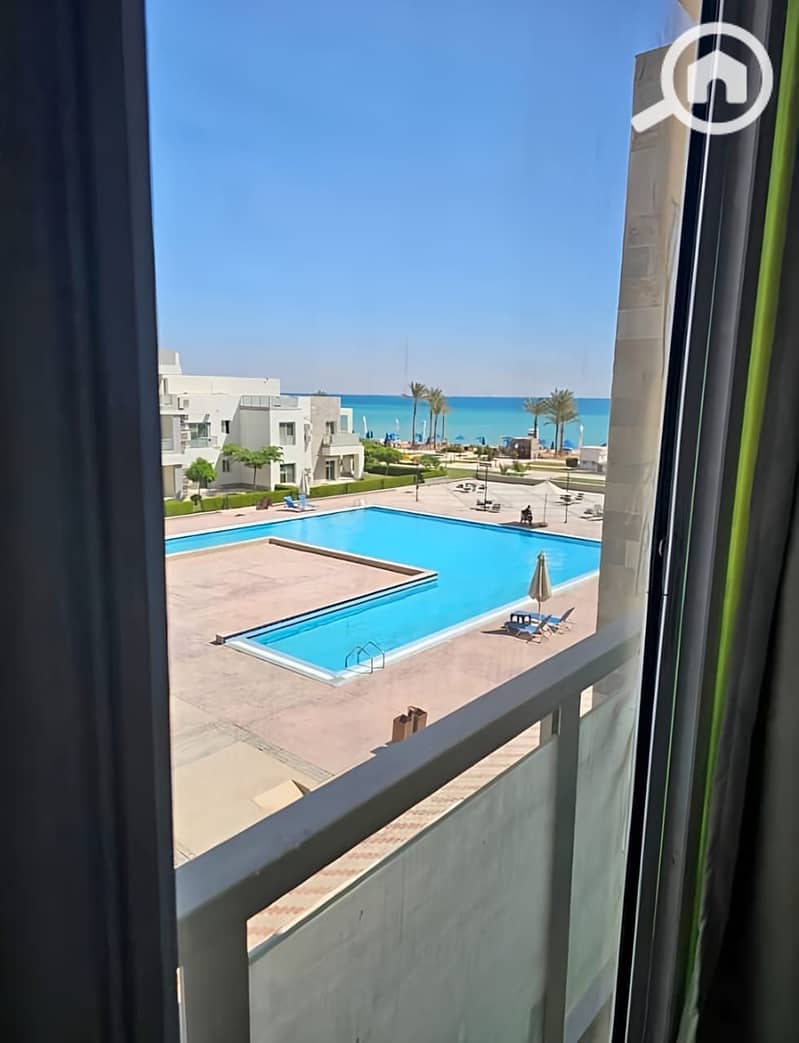 3 185ac30c-60cd-44eb-8962-a8f4fa65ecb8. jpeg