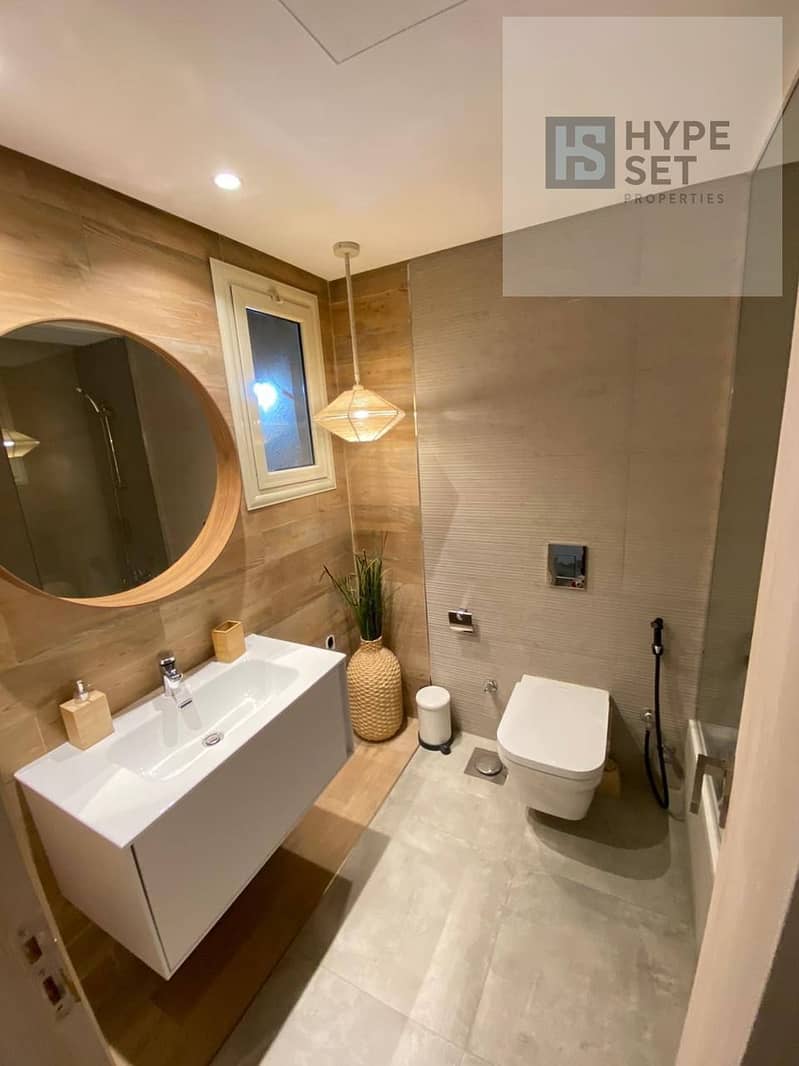 8 photo_5924672957383296519_y. jpg