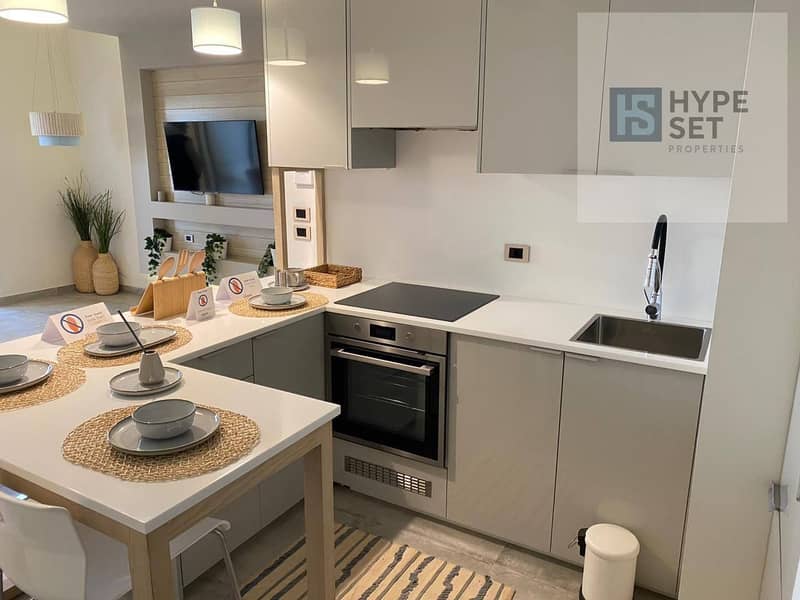 9 photo_5924672957383296520_y. jpg