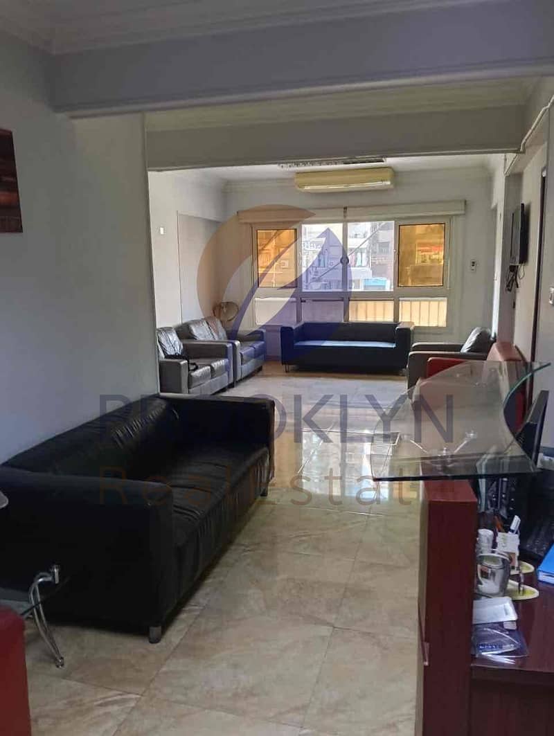 4 0e7ccbf8-3480-4400-82d9-d99d2a58bdcd. jpg