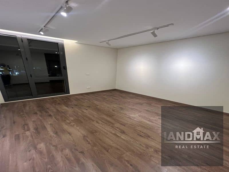 8 WhatsApp Image 2025-10-22 at 8.55. 53 PM (2)_800x600. jpg