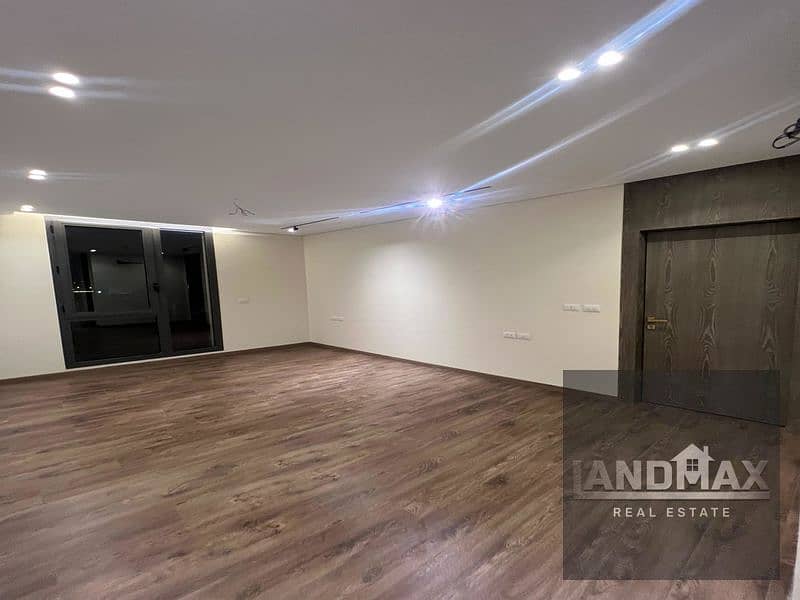 10 WhatsApp Image 2025-10-22 at 8.55. 54 PM_800x600. jpg