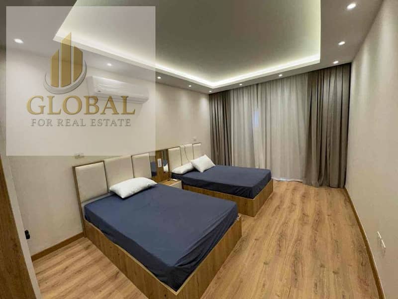 10 160eef52-3fd2-44b6-aef7-d2ff88af58ae. jpg