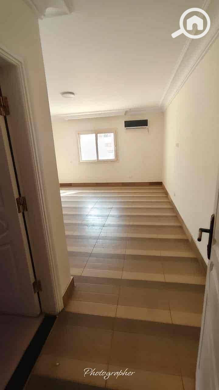 12 eabc2c46-7c29-4d71-a890-06c7d58bd928. jpg