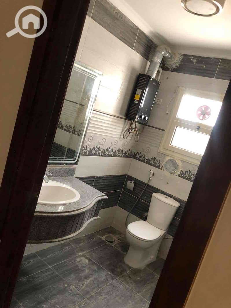 9 4f469d00-19f4-4b6d-8c59-8b01390ad166. jpg