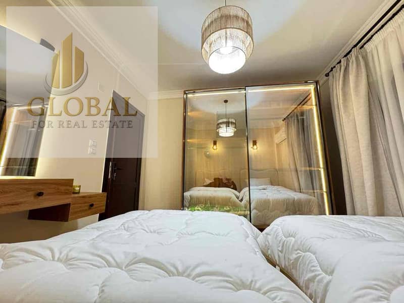 15 eafc8144-5f37-48f9-9c28-6f40a8cd8d8c. jpg