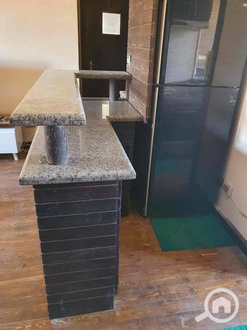 6 7ae6b285-1246-42d8-93d0-8e1db897d96e. jpg