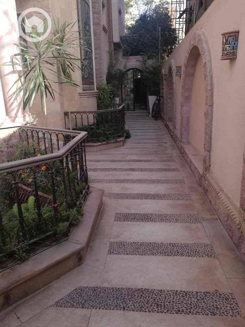 9 938dc58f-83ff-43d2-aa4d-784e8b41c0ed. jpg