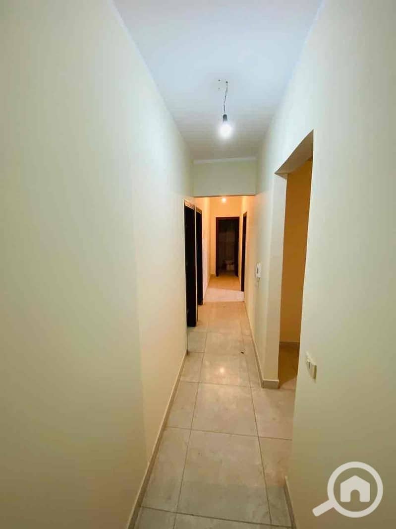 8 83a567c7-1778-4f92-8fb8-7b0171e9b349. jpg