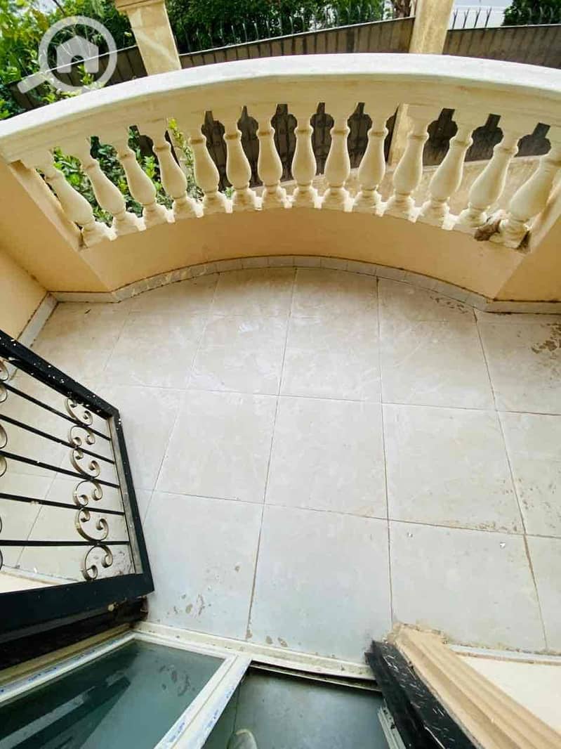 16 111189c1-2613-45d5-a4ae-c77ce60d9476. jpg