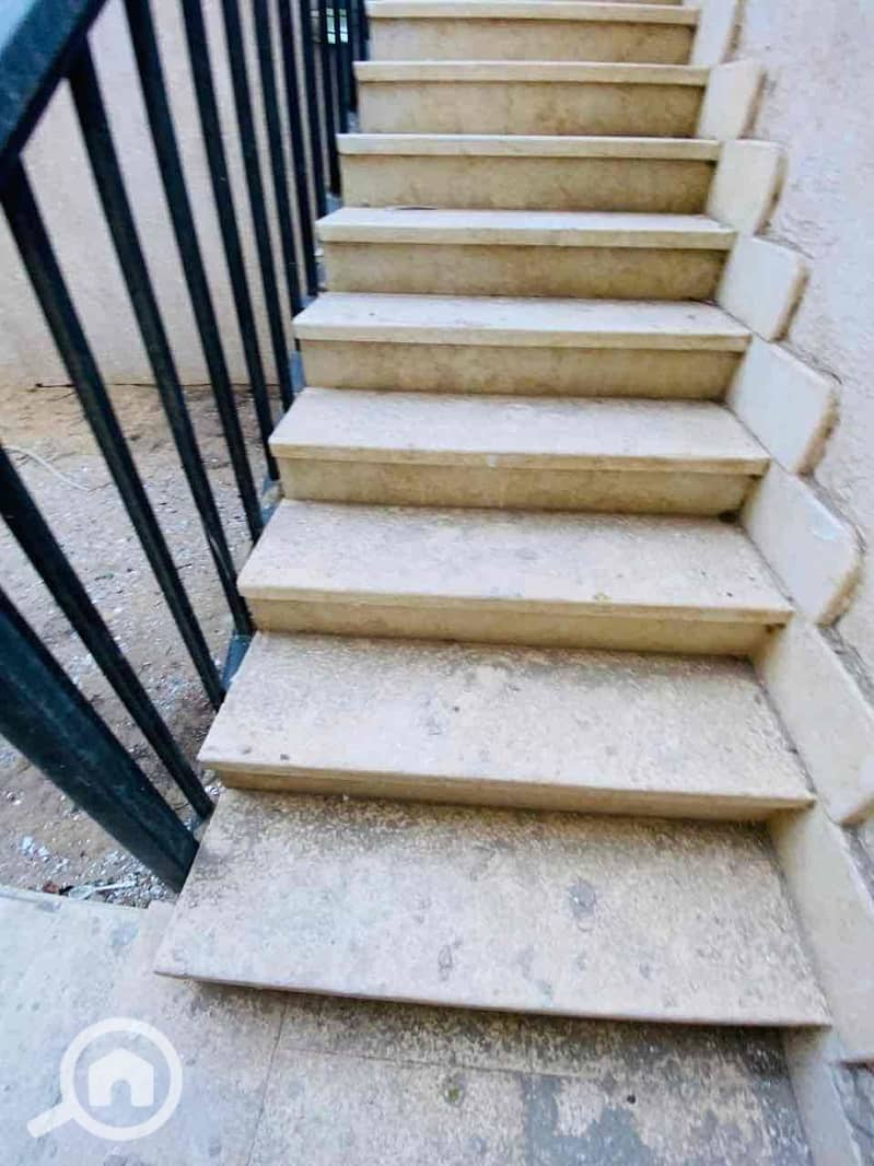 32 b770d137-34ae-4b72-a7be-db014a085782. jpg