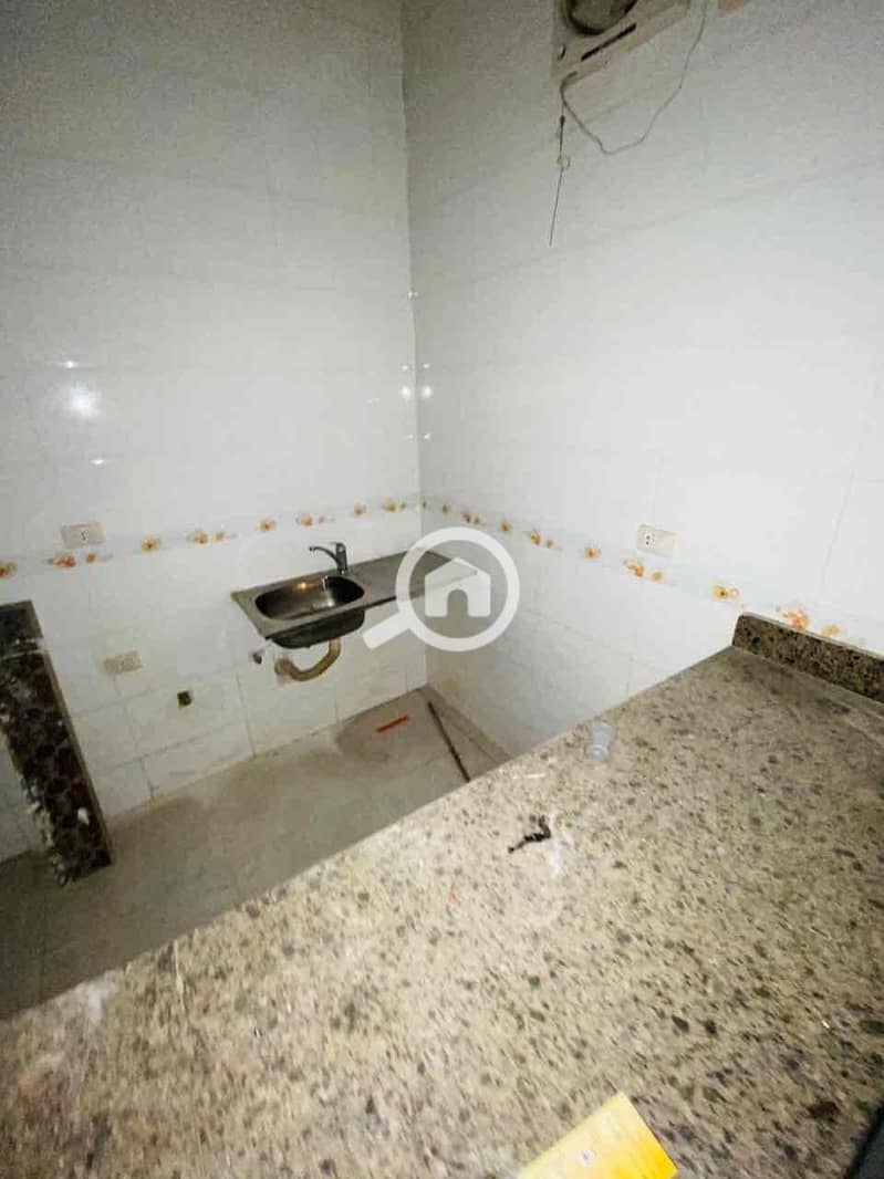 34 05382ee7-9c9e-4262-8e99-c3588a5e2175. jpg