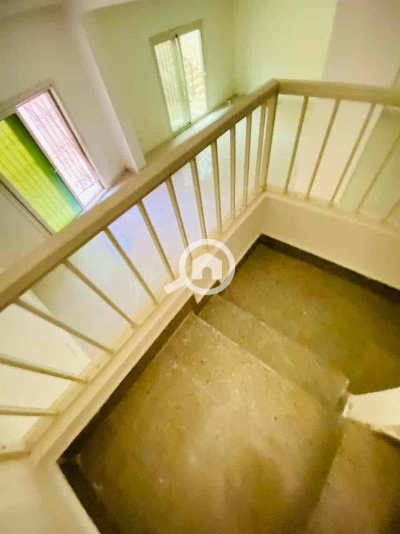 39 37f6fc44-466b-429c-b5a3-10ac1eb3167d. jpg