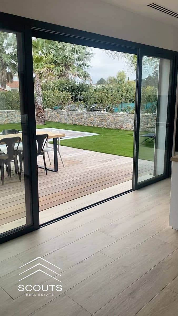 4 69048ee4-3778-4f00-bdca-53a83545eb34. jpeg